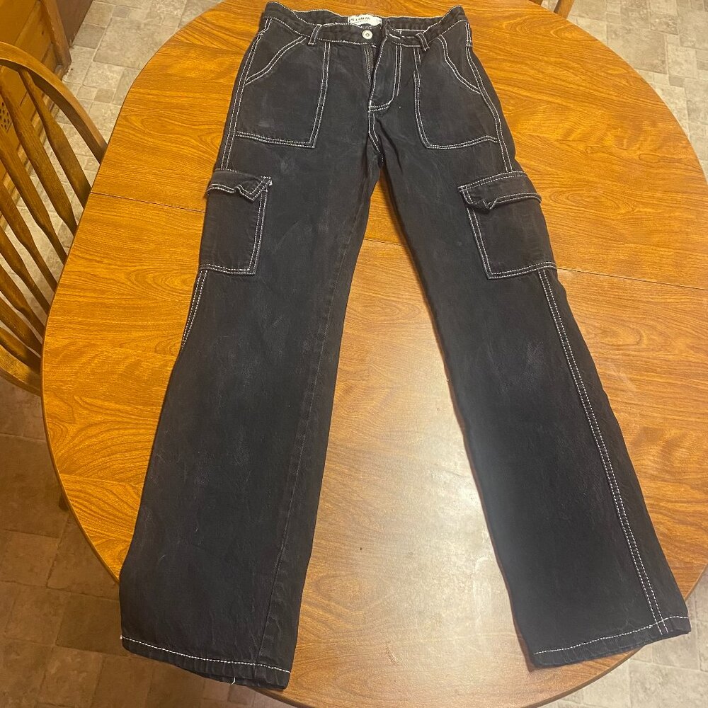 Second-Hand Black Cargo Pants w/ White Accent